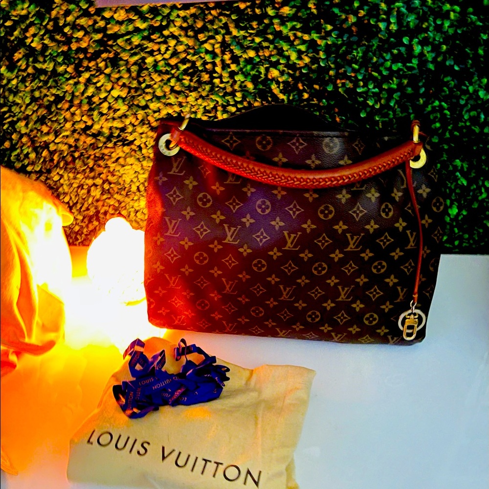 LV Artsy MM- Monogram (Retired 😉)